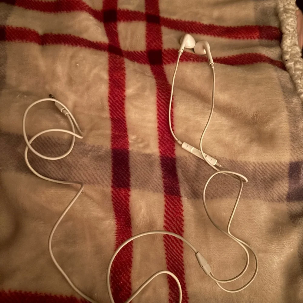 Apple White EarPods with Remote and Mic
